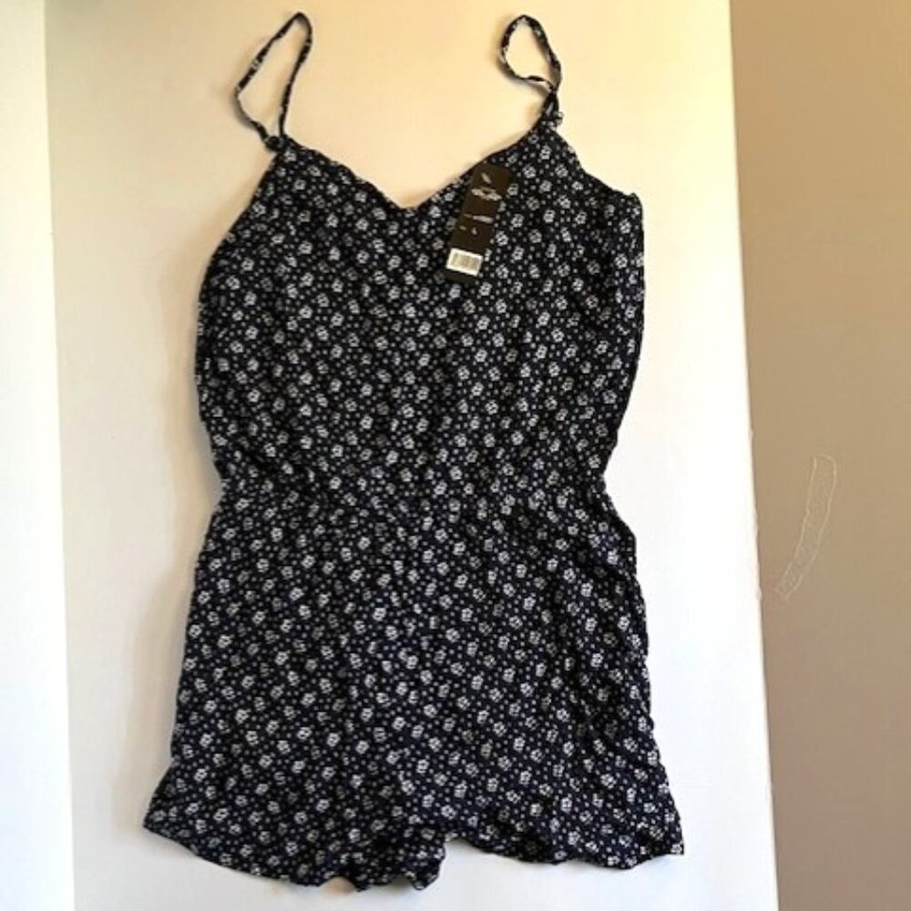 *NWT Blue Floral Romper - Women's Size L